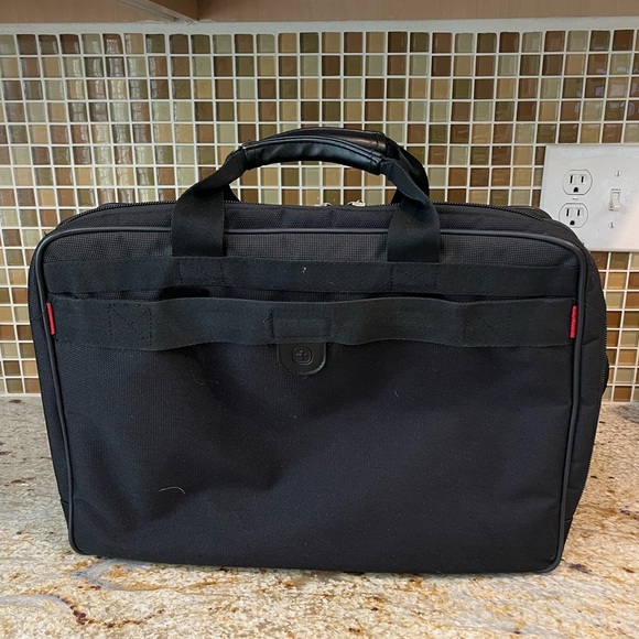 Swiss Gear Wagner laptop briefcase - Picture 3 of 5